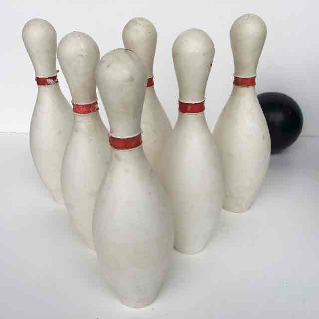 BOWLING, Retro Set of 6 x Pins & 1 x Bowling Ball